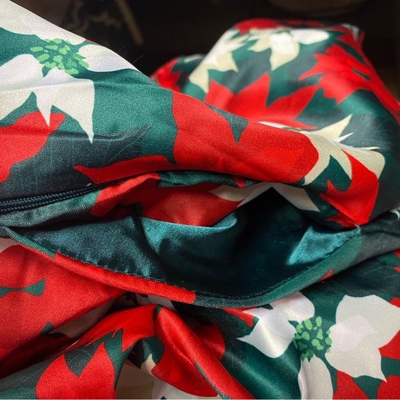 ModCloth Poinsettia Skirt S - Picture 7 of 9